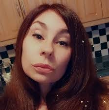 Lisa Moffatt's Instagram, Twitter & Facebook