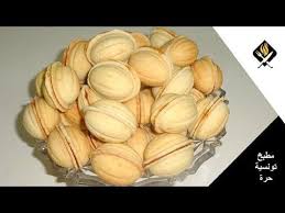 حلويات تونسية تقليدية زوزة بكراميل منزلي Patisserie Tunisienne Traditionnelle Zouza Tounsia Youtube Food Christening Cake Boy Cakes For Boys