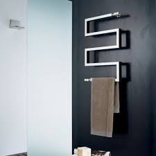 Seche Serviette Electrique Et A Eau Chaude Radiateurs De Salle De Bain Viadurini En 2020 Radiateur Design Design Moderne Radiateur