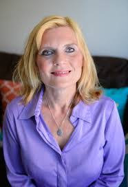 Deborah Pequeno's Instagram, Twitter & Facebook