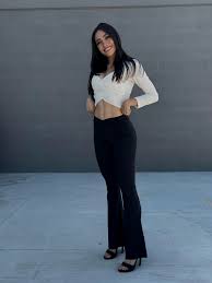 Andrea Cancholas Feet << wikiFeet