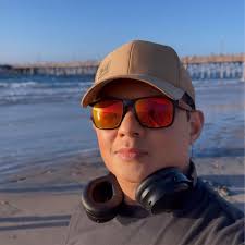 Good afternoon💕 Strength doesn't come from what you can do. It comes from  overcoming the things you once thought you couldn't. Don't give up. Nothing  is impossible. Turn the negative into the