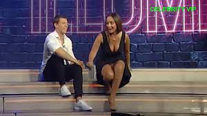 Camila raznovich kilimangiaro 22 4 2018. Camila Raznovich Mix Cosce Kilimangiaro Topvipsitalia
