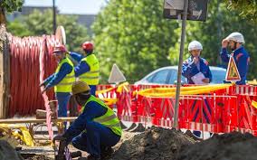 Avem 1 stiri despre e distributie muntenia. Italian Group Enel Invests In Modernizing Power Networks In Bucharest Romania Insider