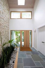 Karena setiap ruang dan bangunan adat ini, memiliki perlambangan filosofi tersendiri, mulai diambil. 45 Desain Dan Model Taman Minimalis Dalam Rumah Modern