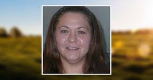 Dena Bennett's Instagram, Twitter & Facebook