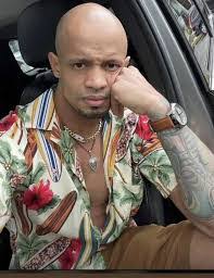 Melvin Melvin's Instagram, Twitter & Facebook