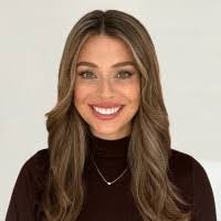 Anna Farr's Instagram, Twitter & Facebook