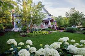 Pin By Deanna Savoy On Outdoor Spaces Front Landscaping Landscape Design Yard Landscaping