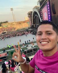 Noche inolvidable ❤️ gracias @karolg por tanto ✨ #karolg  #mañanaserabonitotour🌸🌈🌸 #cora #lima #peru