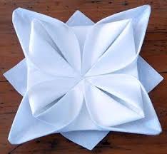 How To Create Beautiful Shapes With Table Napkins Pliage De Serviette De Table En Forme De Lotus Serviette De Table Pliage Serviette Pliage Serviette Papier