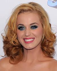 Ritorno al biondo per Katy Perry