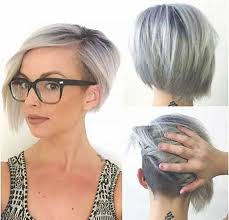 For extended body and angles in the back, consider a peekaboo undercut. Sidecut Short Bob Mit Undercut Novocom Top