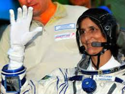 నాలుగు నెలల తర్వాత భూమికి సునీతా విలియమ్స్ | Sunita Williams, fellow astronauts back on Earth | 4 నెలల తర్వాత భూమికి సునీతా - Telugu Oneindia