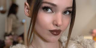 Dove Cameron Says Wired Headphones Are the Next Big Hair Accessory Trend