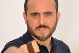 Dono do Paris 6 arranja briga por causa...