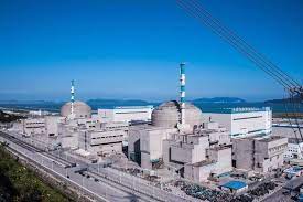 台山核电站项目介绍 台山核电站 位于广东省台山市 赤溪镇 ，规划建设六台压水堆 核电机组 。 一期工程建设两台单机容量为175万千瓦的核电机组。 6zyblq4 5yjzm