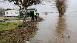 Hochwasser in bayern und nrw: Hochwasser Gemeinde Rees Grietherort Ist Jetzt Eine Insel Regional Bild De