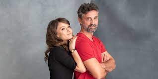 Nu pierde o noua seara plina de umor alaturi de personajele indragite din serialul las fierbinti de joi seara, 28 noiembrie 2019, episodul 23 difuzat pe protv de la ora 20:30. Profu Episodul 9 Online 12 Noiembrie 2019