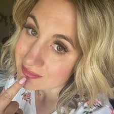 Stephanie Gabel's Instagram, Twitter & Facebook