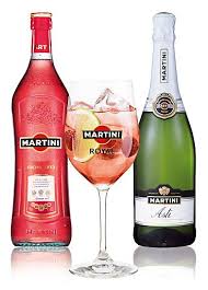 Martini Royal Taucht Den Sommer In Rosa Martini Rosato Getranke Martini
