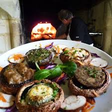 Champignonniere Le Saut Aux Loups A Montsoreau Caves A Champignons Restaurant Troglodytes Et Galipettes Food Beef Meat
