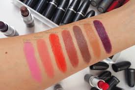 It glides effortlessly defining the lips precisely and giving an. Mac The Matte Lip Collection Review Photos Swatches Bubbly Michelle