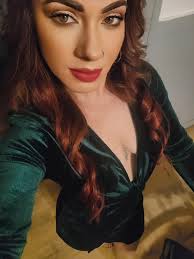 Ilka Martinez's Instagram, Twitter & Facebook