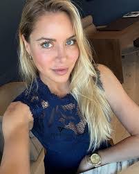 Ashley Lauren's Instagram, Twitter & Facebook