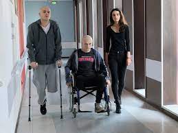 La bande des «bracelets rouges» est de retour pour une troisième saison. Nuante De Reducere Cea Mai NouÄƒ ColecÈ›ie Les Bracelets Rouges Saison 1 Episode 11 101openstories Org