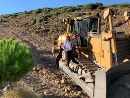 İzmir demokrasi üniversitesi hakkında, iletişim bilgilerini görmek için, fakülte ve yüksekokullarındaki bölümleri hakkında bilgi almak için bu sayfamızı kullanabilirsiniz. Universitemiz Uzundere Izmir Demokrasi Universitesi Facebook
