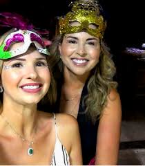 Tudo melhora por fora para quem se ilumina por dentro.”