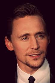 I really do hope he'll turn into his frost giant form again. Tom Hiddleston Tom Hiddleston Loki Junge Schauspieler