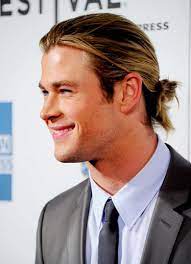 How To Steal Hollywood S New A List Hair Chris Hemsworth Man Bun Hemsworth