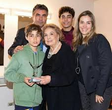 Durante anos ele lutou muito para manter o canal 4 em funcionamento. Eva Wilma Fa Clube Publicaciones Facebook