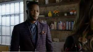 Saison 1 episode 16 hd gratuitement dynastie: Marine Verifier Costume Porte Par Jeff Colby Sam Adegoke Dans La Dynastie Saison 1 Episode 16 Spotern