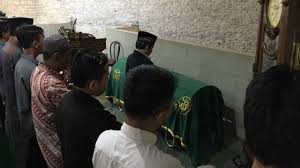 Doa untuk orangtua yang sudah meninggal dunia dalam hadits riwayat imam muslim dari abu hurairah, rasulullah saw bersabda yan artinya: Kirim Doa Untuk Orang Yang Sudah Meninggal Ini Doa Lengkapnya Kumparan Com