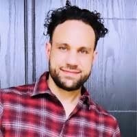 600+ "To Macri" profiles