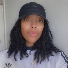 Raquel Sinclair's Instagram, Twitter & Facebook