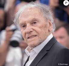 Trintignant was born in piolenc, vaucluse, the son of claire (née tourtin) and raoul trintignant, an industrialist. Jean Louis Trintignant Marie Et Son Cancer Je Sais Que Je Vais Me Suicider Purepeople
