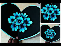 The materials required for this are 5 pieces of paper, scissors and glue. Diy 3d Flower Pop Up Card Crafts Handmade Craft Youtube