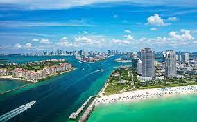 This small barrier island near miami was originally cleared of mangroves in the late 1800s to make way for a coconut farm, and was later incorporated as a city by real estate developers in 1915. Ihr Offizielles Miami Und Miami Beach Leiten