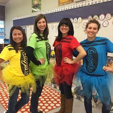 25 Halloween Costumes To Try With Your Teacher Friends This Year Teacher Halloween Costumes Halloween Costumes For Work Teacher Halloween Costumes Group