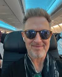 My first flight since September! So pumped to be back at it. On my way to  Florida for our show tomorrow night at The Lyric Theatre in Stuart,  Florida, and then we're