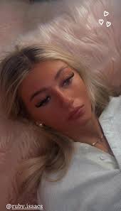 Hi! My name is Melia owner of Dream Lash & Beauty. I am a licensed  esthetician that specializes in eyelash extensions & facial Waxing. I have  a passion for making women feel