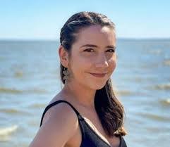 Christina Marsh's Instagram, Twitter & Facebook