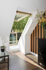 Balkonien In Sekunden Trotz Dachgeschoss Besitzen Sie Keinen Balkon Der Velux Dachbalkon Cabrio Kann Dies Andern Gesc Dachbalkon Dachkonstruktion Dachgeschoss