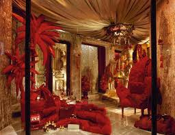 Hermes Window Displays At 24 Faubourg Saint Honore Paris Were Designed By Leila Menchari These Intricate Winter Window Display Vintage Windows Window Display