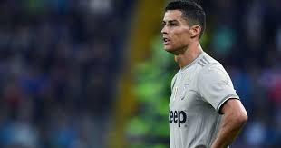 Cristiano ronaldo zeigte sich bei der ehrung zum weltfußballer mit seiner neuen freundin georgina rodriguez und seinem sohn cristiano ronaldo jr. Polizei Klingelt Bei Kim Kardashian Wegen Ronaldo Anklage German Site