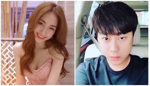 Mới đây, một fanpage đã đăng đoạn video của hai mẹ con hòa minzy với tiêu đề: Báº¡n Trai Hoa Minzy Ä'Äƒng áº£nh Báº£o Vá»‡ Báº¡n Gai Sau Khi Co Bá»‹ Nem Ä'a